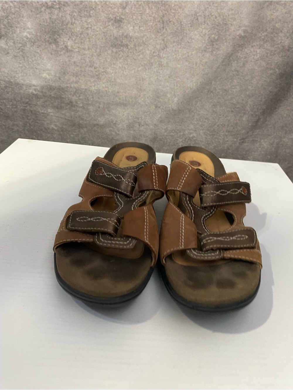 Clarks Unstructured Womens 8.5 M Brown Leather Slide Sandals Hook Loop Comfort